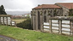 Estado del muro del cementerio de Bonaval pasados dos meses de su desplome parcial