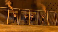 Lara Alczar encadenada en Vistalegre con otras tres compaera de Femen