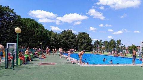 Piscina en Ames.