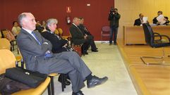 Alemany y Gallego, en primer plano, ante el tribunal
