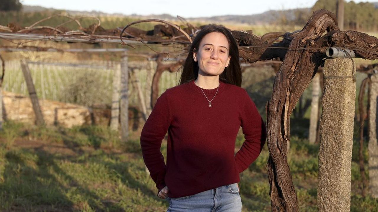 El premiado vino de Vedra nacido en unión con la tierra, la memoria y la familia