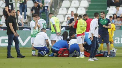 Imagen de archivo del desvanecimiento de Gudelj ante el Racing de Ferrol..Imagen de archivo del desvanecimiento de Gudelj ante el Racing de Ferrol.