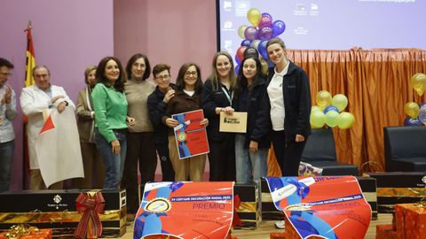 Profesionales de HADO premiados en el Concurso de Decoraci�n de Nadal del HULA.