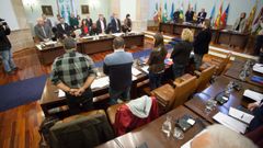 Minuto de silencio por el fallecimiento de varias personas vinculadas con la Diputacion