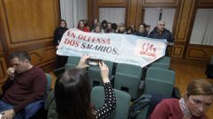 Una protesta de trabajadoras de este servicio en un pleno municipal en Monforte en el 2017