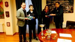 Javier D�az y Ana L�pez fueron agasajados por el alcalde, Jos� Antonio Garc�a, y el concejal de deportes, Manuel Sangil