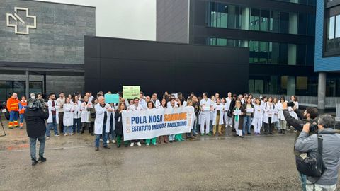 Concentraci�n esta ma�ana delante del Hospital �lvaro Cunqueiro