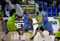 El Breog�n no pudo obtener la victoria en Navarra en el debut de Adri�n Laso.