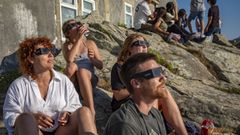 Observaci�n del eclipse en Corrubedo