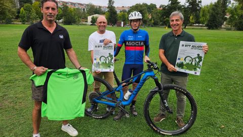 La presentacin del BTT Allariz fue en el campo de Vilanova.