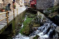 La aldea de Couso en O Freixo (Sarreaus) fue rehabilitada para desarrollar el turismo rural.