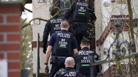 Unos 400 polic�as registraron m�s de 20 viviendas de diecis�is regiones