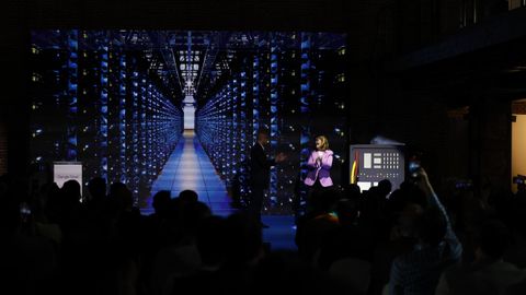 Encendido de la regi�n de datos de Google en Espa�a, con la asistencia de Adaire Fox-Martin, presidenta de Google Cloud Internacional, y Carmen Artigas, secretaria de Estado de Digitalizaci�n.