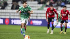 �lvaro Pe�a durante un partido con el Racing de Ferrol en la temporada 2025/26