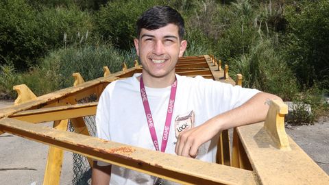 �ngel Garc�a, con 20 a�os lleva dos trabajando como alba�il en Pontevedra