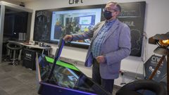 La pizarra permite el uso de rotulador, pero tambi�n incluye pantalla. El atril tiene todo tipo de gadgets para presentaciones