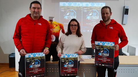 Antonio Mato, Sandra Gonz�lez y Jos� Manuel Ulloa presentaron la prueba.