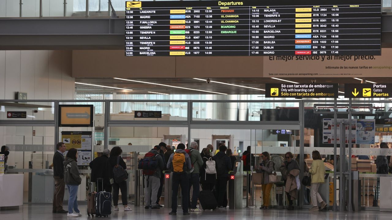 La Xunta rechaza subvencionar vuelos y aerolíneas para que los tres aeropuertos ganen más pasajeros