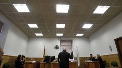 La iluminacin interior del juzgado est compuesta todava por baras fluorescentes