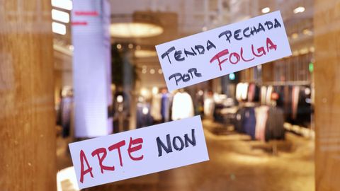 Tiendas cerradas en el el primer d�a de huelga