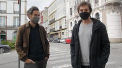 Alberto Gracia (a la derecha) y Mauro Herce estuvieron en Ferrol estos d�as para visitar las localizaciones del film