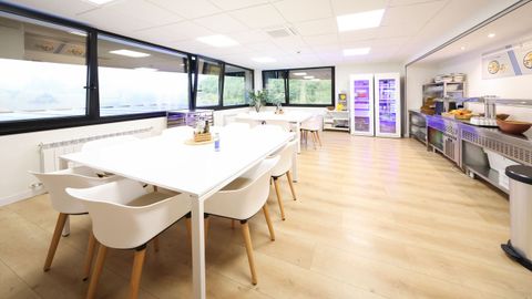Comedor del primer equipo del Dépor Training Center.