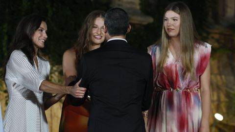 La reina y la princesa Leonor y la infanta Sof�a, con Jaime Anglada