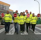 Los voluntarios Jos� Reim�ndez, Manuel Mart�nez, Carmen Oubi�a, Carlos Di�guez, Mar�a Jes�s Out�n, Jos� Antonio Malvar y Esther Placer. Faltan Eva Barreiro, Raquel Amoedo, Manuel Lagos, T�mara Bugallo, Carmen Capa, David Jim�nez, Consuelo Vidal, Julia Calvo, Gezabel Burgos y Javier Garc�a. 