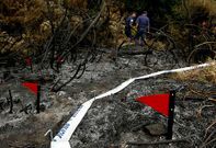 Polic�a Auton�mica y Guardia Civil mostraron ayer en Ames c�mo se investiga un fuego.