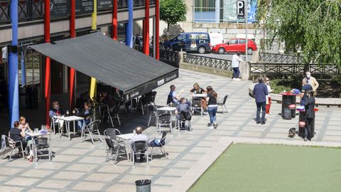 Primer dia de terrazas en la capital ourensana