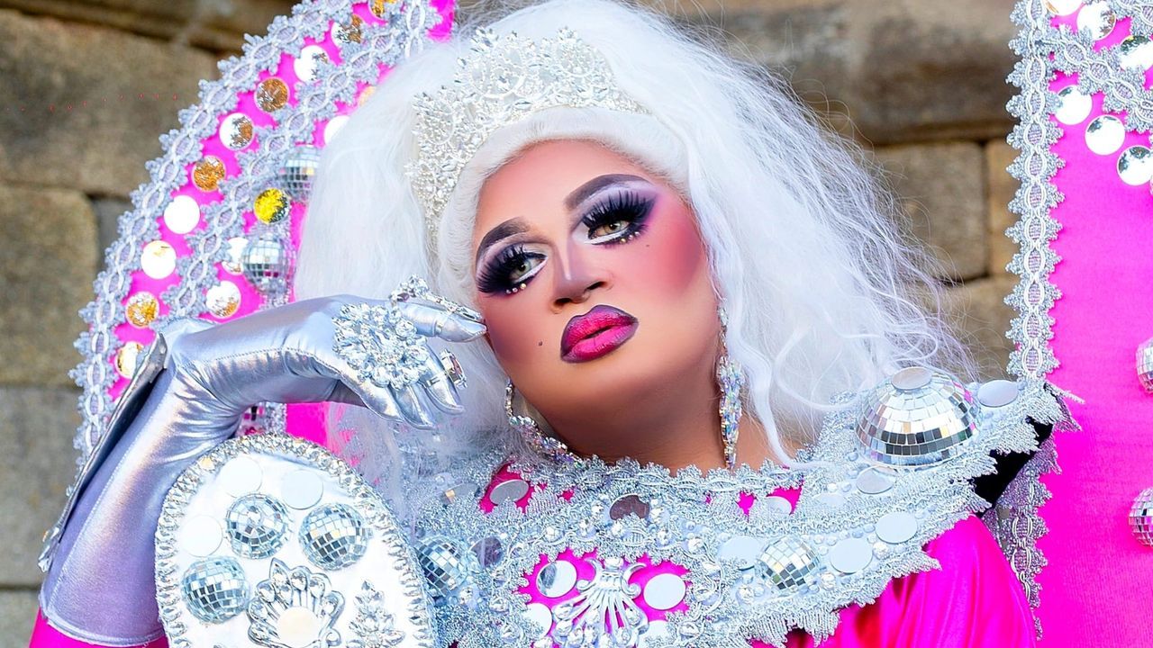 Samuel Carbonett, florista en Melide y transformista: «El arte  drag  y  queer  también nace y crece fuera de las grandes ciudades»