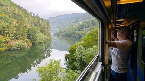 El tren hist�rico Galaico Expreso recorrer� este verano los r�os Cabe, Sil y Mi�o, en plena Ribeira Sacra