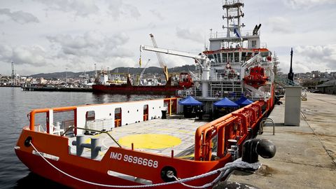 Barco de la agencia europea de pesca