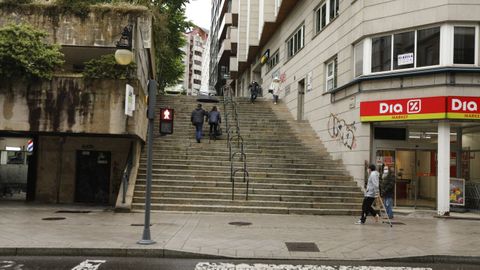 Los plazos dados por Jcome para la ejecucin de su plan de escaleras y elevadores mecnicos para salvar zonas en desnivel han ido cambiando. La primera vez que dio una fecha dijo que las obras estaran en ejecucin en el 2021. No ha sido as y est pendiente de adjudicacin el primer proyecto, en la calle Concordia.