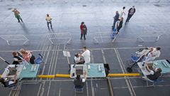Vacunaci�n contra el covid para personas de 60 a 65 a�os con AstraZeneca en el recinto ferial de Pontevedra