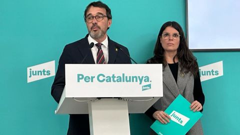 El portavoz de Junts, Josep Rius, y la portavoz del grupo parlamentario, Mnica Sales.