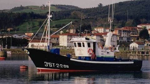 El barco que se fue a pique rondaba los 14 metros de eslora y empez� a navegar hace 24 a�os (foto del Registro de la Flota Pesquera Operativa).