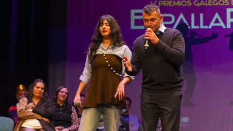 As� foi a festa galega da regueifa en Carballo, imaxe a imaxe, rima a rima