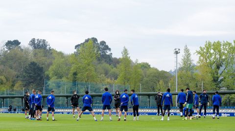 Los jugadores del Oviedo, en El Requex�n