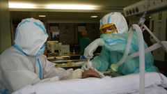 Unidad de reanimaci�n de cr�ticos covid en el complejo hospitalario de�Pontevedra