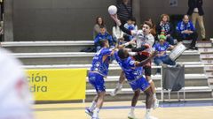 Un lance de un partido del Teucro de la pasada temporada