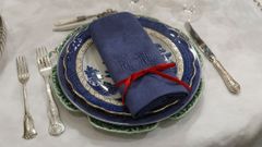 Imagen de archivo de una mesa decorada