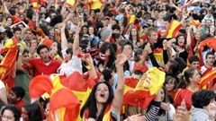 Imagen de aficionados durante la semifinal del Mundial en la plaza de Espaa.