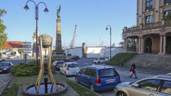 El vial de bajada frente al teatro Jofre, en foto de archivo, quedar� cortado al tr�fico.