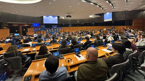 Asistentes al acto sobre la conserva organizado por Mill�n Mon, eurodiputado del PP, en el Parlamento Europeo, en Bruselas