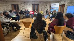 Participantes en la iniciativa impulsada durante los �ltimos meses para reflexionar sobre el futuro de la actividad extractiva en la enseada de San Sim�n.