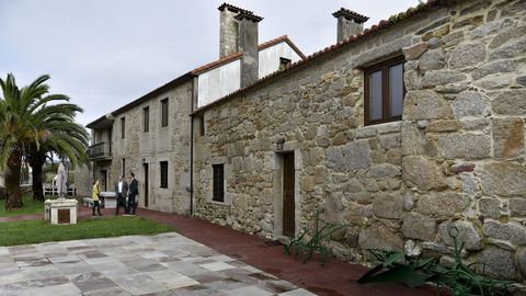 La parte más antigua de la vivienda comenzó a construirse a finales del siglo XIX y luego se hizo una ampliación. Los trabajos para restaurarla comenzaron en el 2012