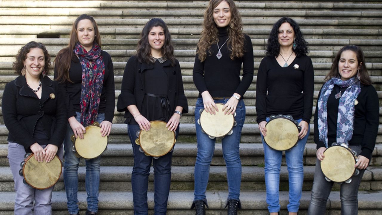 Maianas recibe la medalla del Concello de Ames el 23
