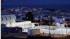 En primer t�rmino, el Hospital P�blico da Mari�a y al fondo, vista de Burela