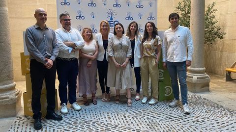 Los ponentes de la jornada sobre los retos de la cadena de valor del sector textil celebrada en Ourense.